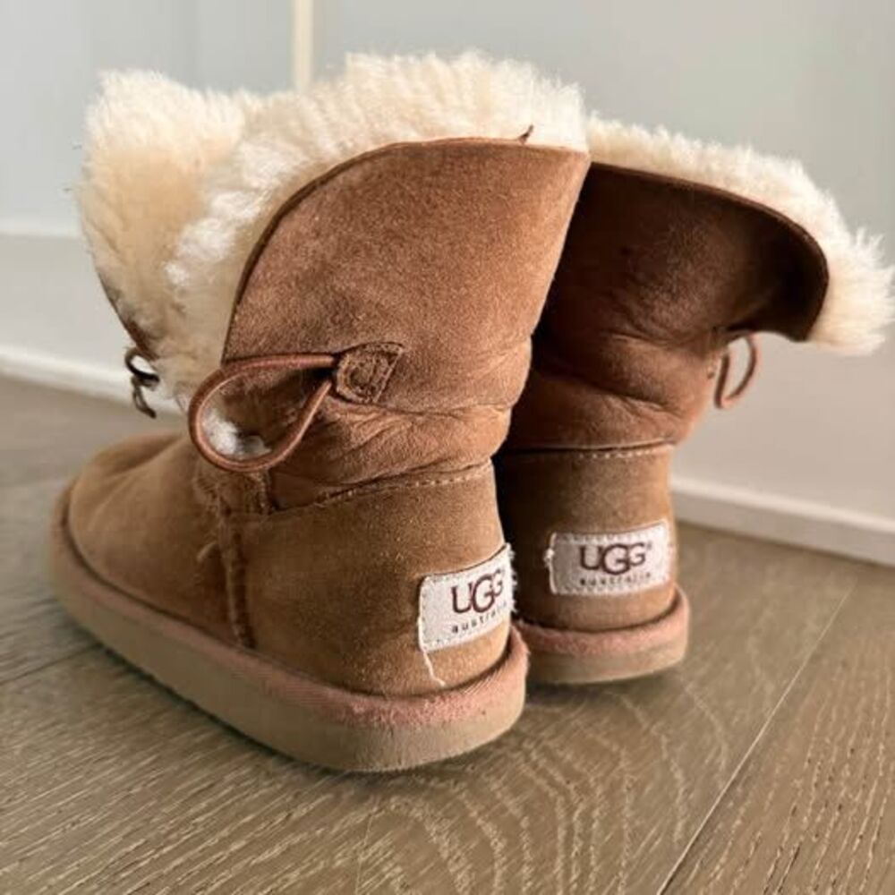 Girls Brown UGG Boots Shoes Slip On Size 12 🤎l